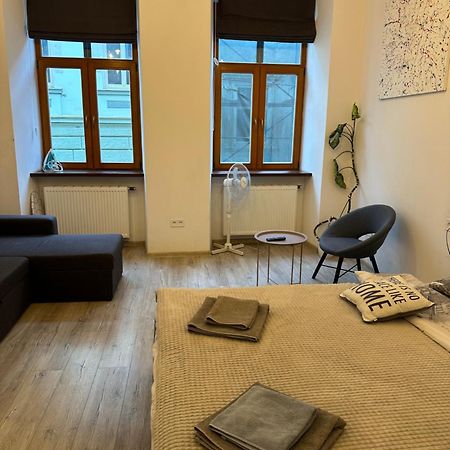 Apartment Vip Virmenska Street Lviv Exterior foto